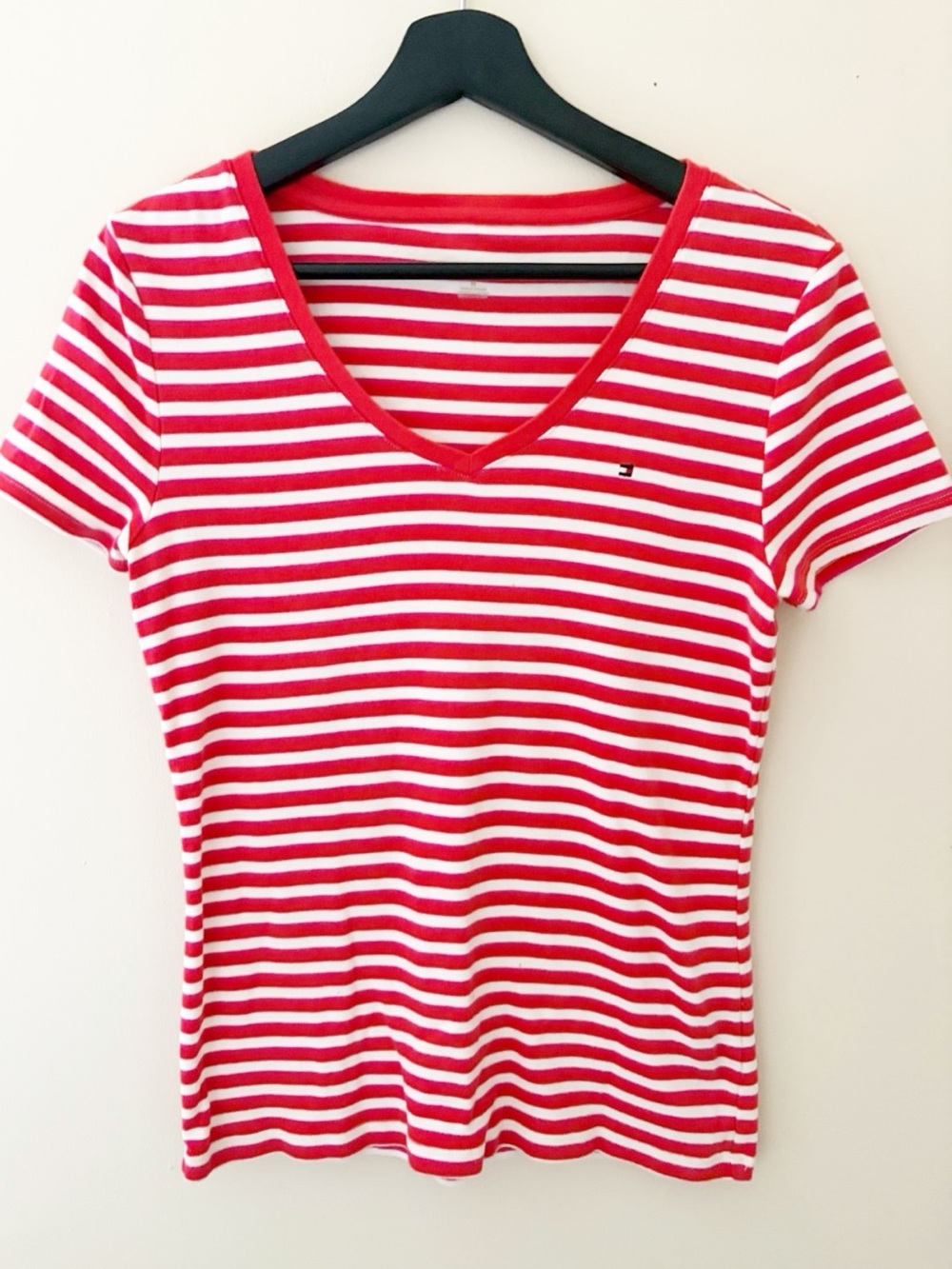 Tommy Hilfiger Vintage Y2K Red & White Striped V-Neck Short Sleeve Tee